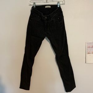 Zara Women’s Black Skinny Jean